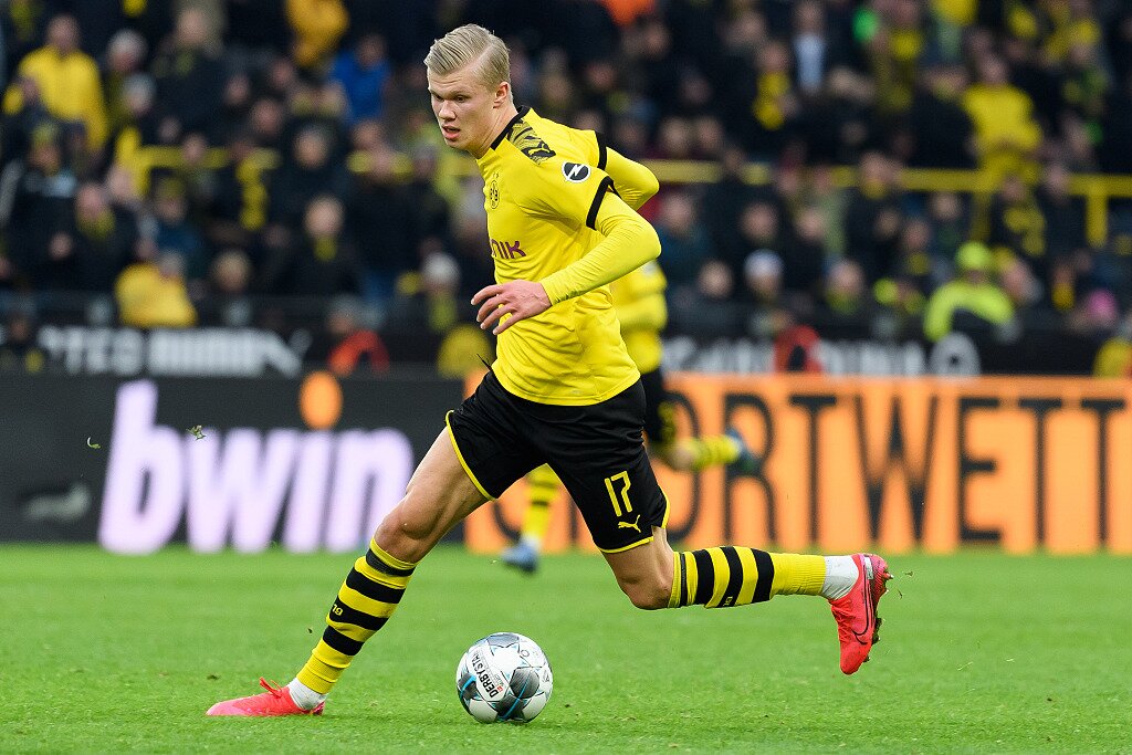 詹姆斯关键三分绝杀（詹姆斯压哨三分定胜负）