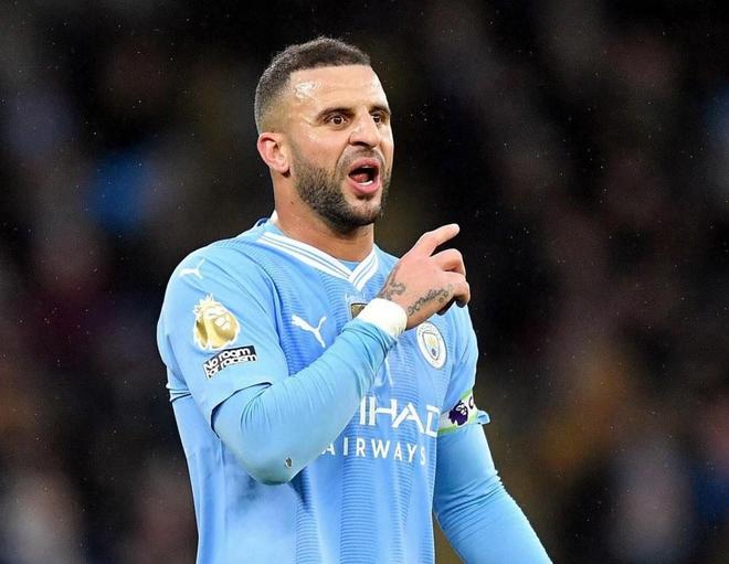 美记：相比选秀权雄鹿更想用字母换成名球星，比如特雷·杨（美媒：雄鹿宁要即战力巨星而非选秀权，甚至愿用字母哥换来如特雷·杨等球星）