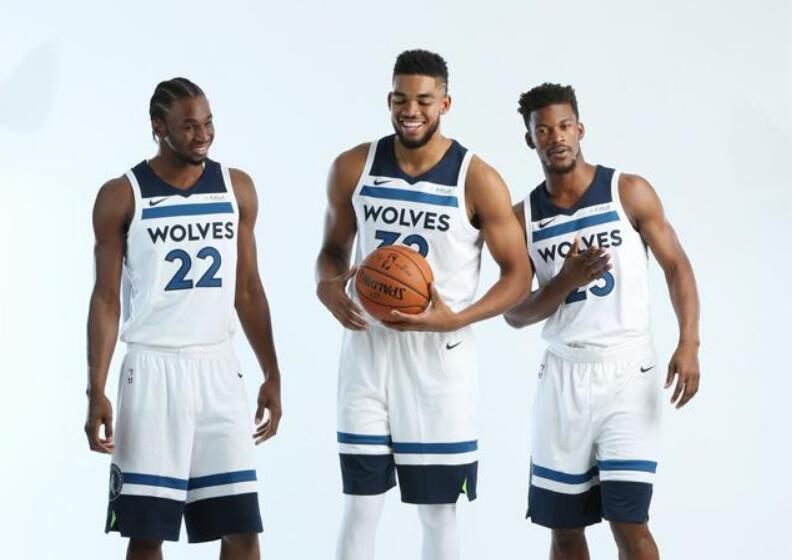 港队本月亚洲杯预选赛大名单：陈晋一领衔中超、中甲8将入选（香港队本月亚洲杯预选名单出炉：陈晋一领衔，中超中甲8人入选）