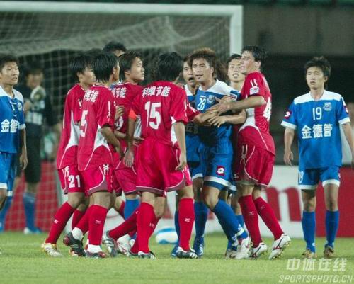 火箭两大角色球员发力，史密斯攻防全面提升，亚当斯篮板稳如磐石（火箭两员悍将齐爆发：史密斯攻防进阶，亚当斯篮板稳如泰山）