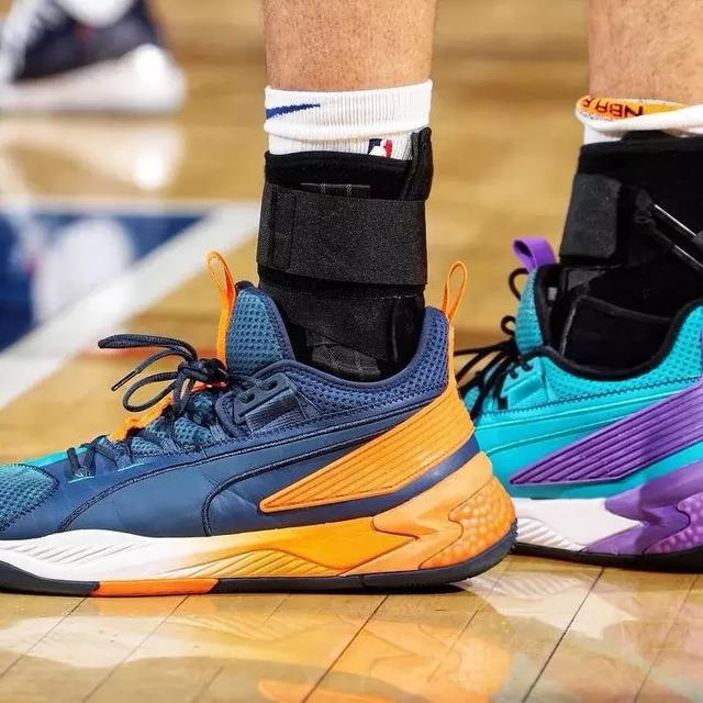 乔纳森-戴维：我可以踢任何位置；一直在训练后进行加练（乔纳森-戴维：位置不设限，训练后我总会加练）