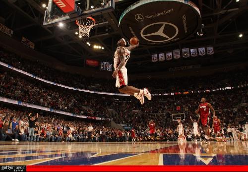 替补上阵，国米两位小将斯皮纳塞和博沃上演一线队首秀（国米两小将斯皮纳塞、博沃替补登场，迎来一线队处子秀）