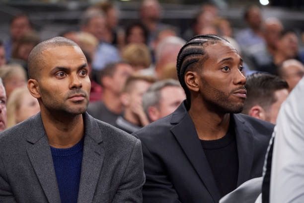 记者：邵佳一执教国足会带着部分在青岛西海岸的助手（记者：邵佳一若接手国足，将携青岛西海岸部分助手）