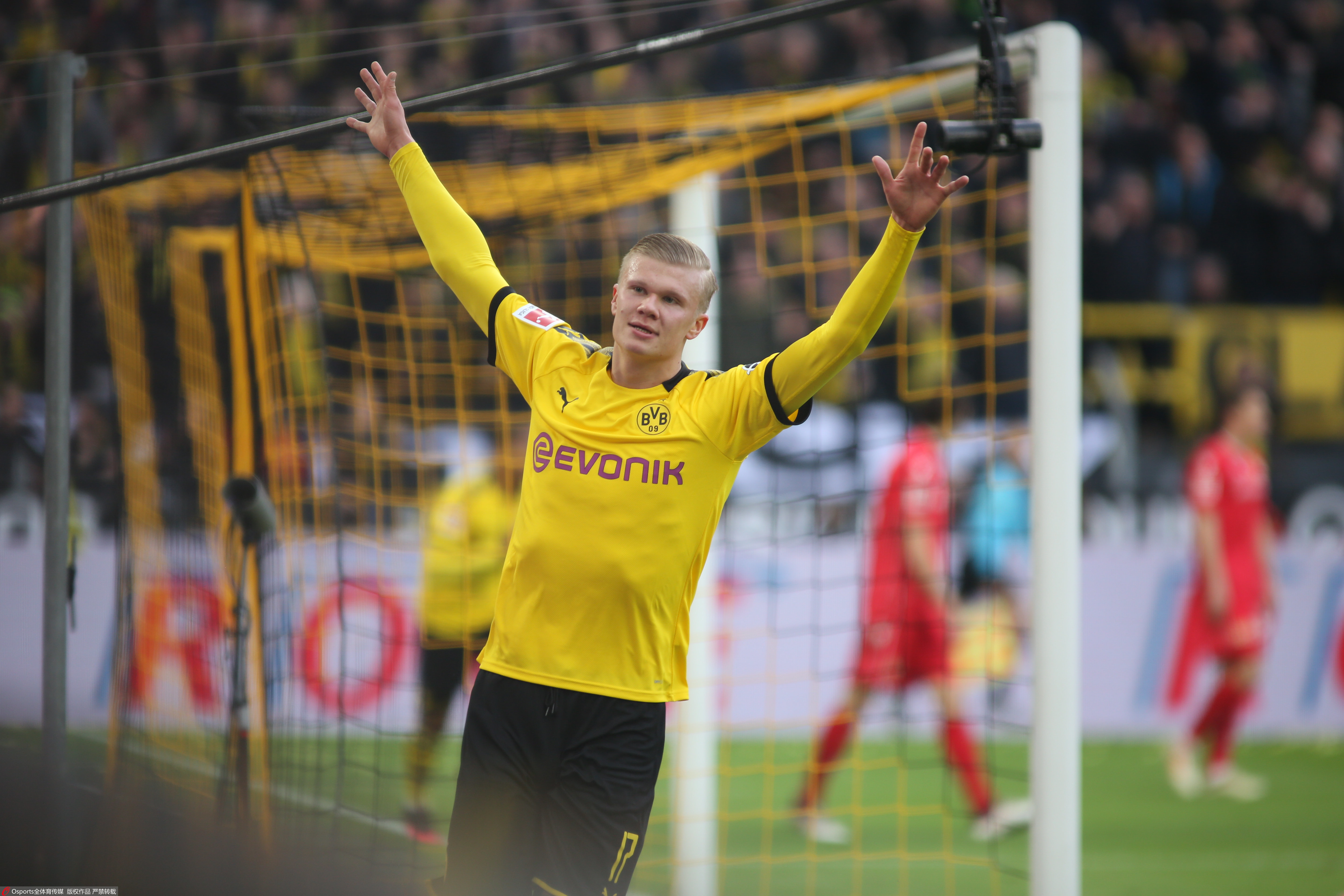 马克西轰下35分却险成罪人，绝杀三不沾队友帮他完成救赎（马克西砍下35分险成罪臣，绝杀三分三不沾，队友力挽狂澜助他完成救赎）