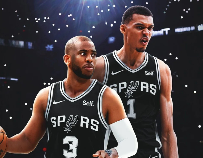 孙颖莎王楚钦赛前训练气氛轻松，大头仰头大笑，大笑引发全场欢笑（孙颖莎王楚钦赛前训练氛围轻松，大头仰天大笑点燃全场笑声）