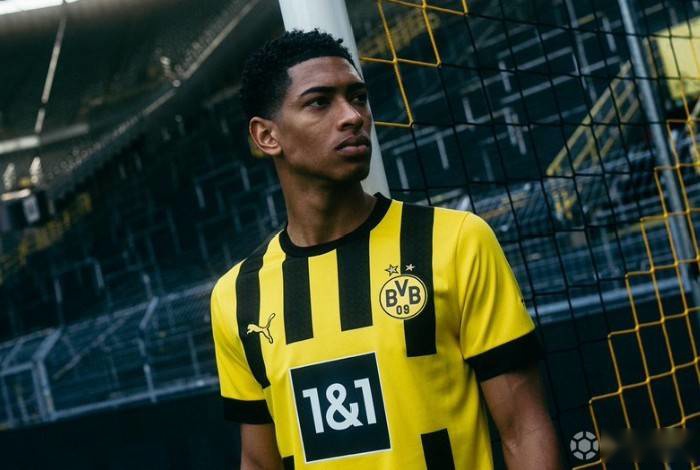 英超赛场亮点：利物浦逆转曼联,（英超焦点战：利物浦上演逆转力克曼联）