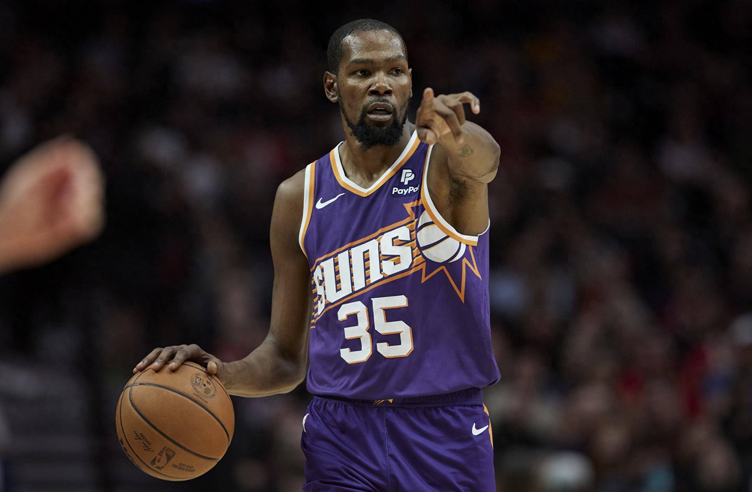 半场战报：博洛尼亚1-2克雷莫内塞，奥尔索利尼点射，瓦尔迪、帕耶罗破门（半场战况：博洛尼亚1-2暂落后克雷莫内塞，奥尔索利尼点球得分，瓦尔迪与帕耶罗破门）