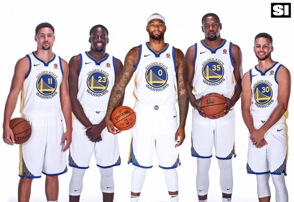 前锋关键进球锁定胜局（前锋破门奠定胜局）