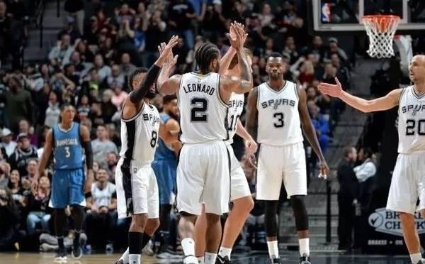 国王超市开张！名记曝球队已无非卖品 多人成争冠球队急需之人（国王开启“清仓”模式！名记者称队内无人非卖 多人成争冠球队补强目标）