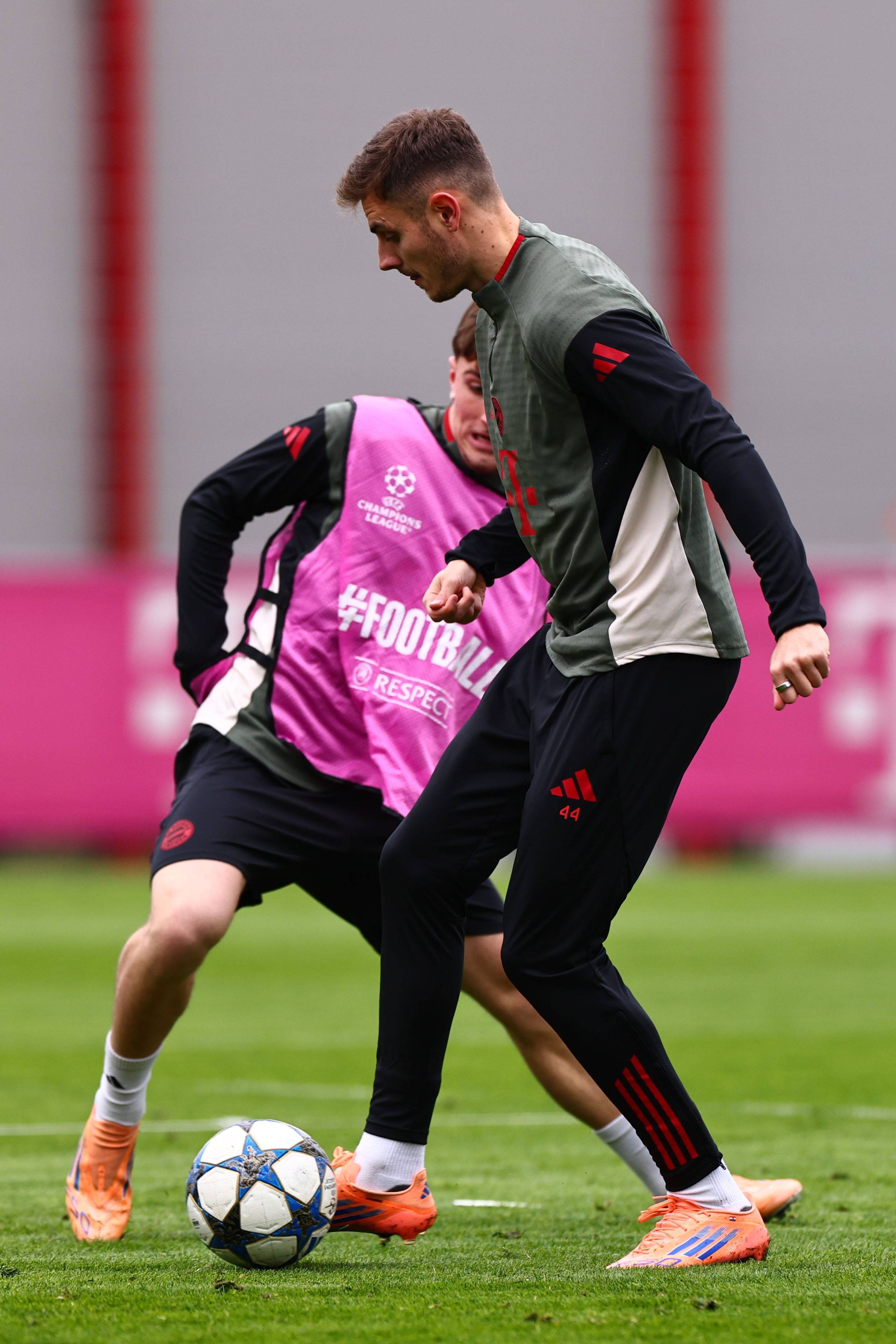 塞斯·库里：首秀就打卫冕冠军确实很艰难，我们还在摸索（塞斯·库里：首战遇上卫冕冠军确实不易，我们还在磨合）