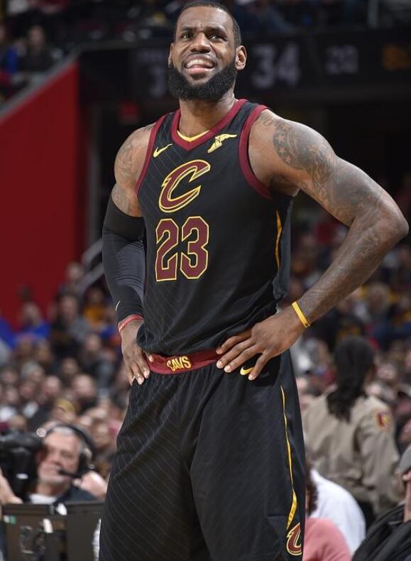 米罗半场4罚1中！美记：拿着几百万美元却连罚球都不会（米罗半场罚球仅4中1！美记嘲讽：拿着几百万却连罚球都投不好）