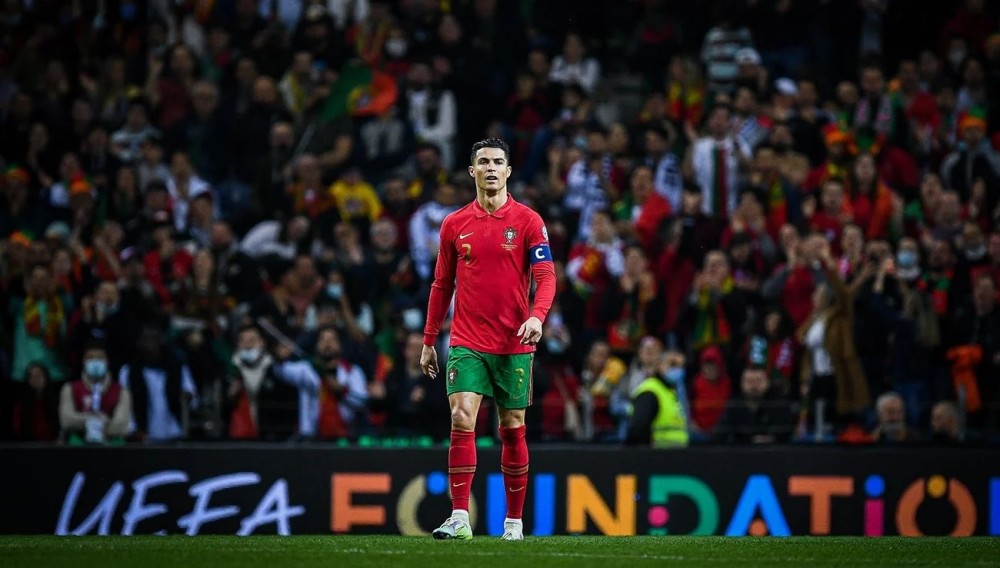 科斯塔库塔：库普梅纳斯踢后卫失误太多，位置提前有利于进攻（科斯塔库塔：库普梅纳斯打后卫失误频繁，前移更能激活进攻）