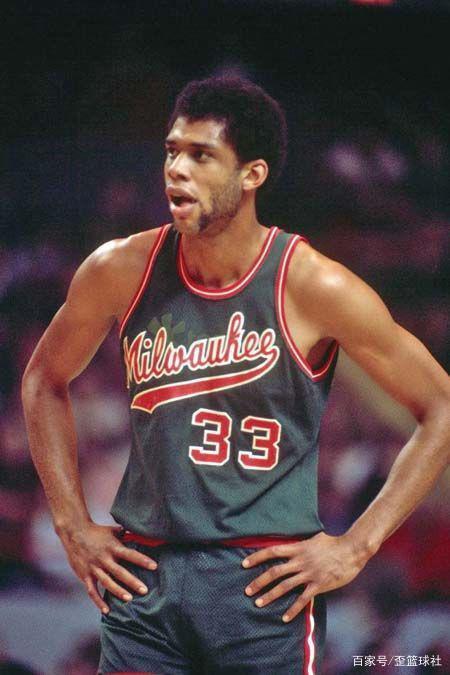 卡莱尔：保罗是锁定首轮提名名人堂的球员，被裁很快会被遗忘（卡莱尔：保罗铁定首轮入选名人堂，被裁风波很快会被遗忘）