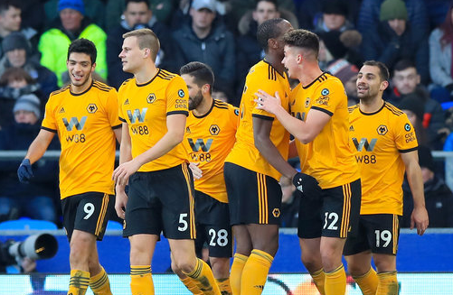 四连胜！中国女排3-2逆转美国，吴梦洁独揽27分（中国女排五局逆转美国取四连胜，吴梦洁独得27分）