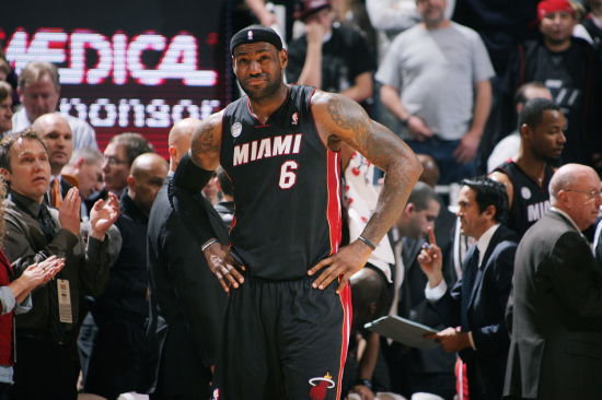 阿夫迪亚35分格兰特29分难救主！活塞122-116逆转开拓者豪取18胜（活塞122-116逆转开拓者！阿夫迪亚轰35分，格兰特空砍29分，豪取赛季第18胜）