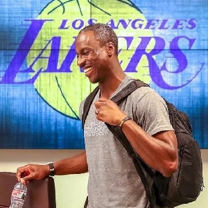 记者：弗里克已向巴萨提夏窗要求，他想要左脚中卫+边锋+9号（记者称弗里克已向巴萨提出夏窗引援清单：希望补强左脚中卫、边锋和9号位）